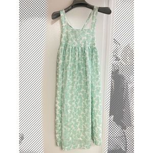 【SOLD】💚 UO x Kimchi Blue Backless Dress 🍃